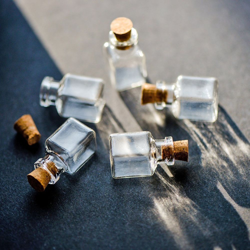 бутылочка с крышкой квадратная, прозрачная, 25x14x14 мм