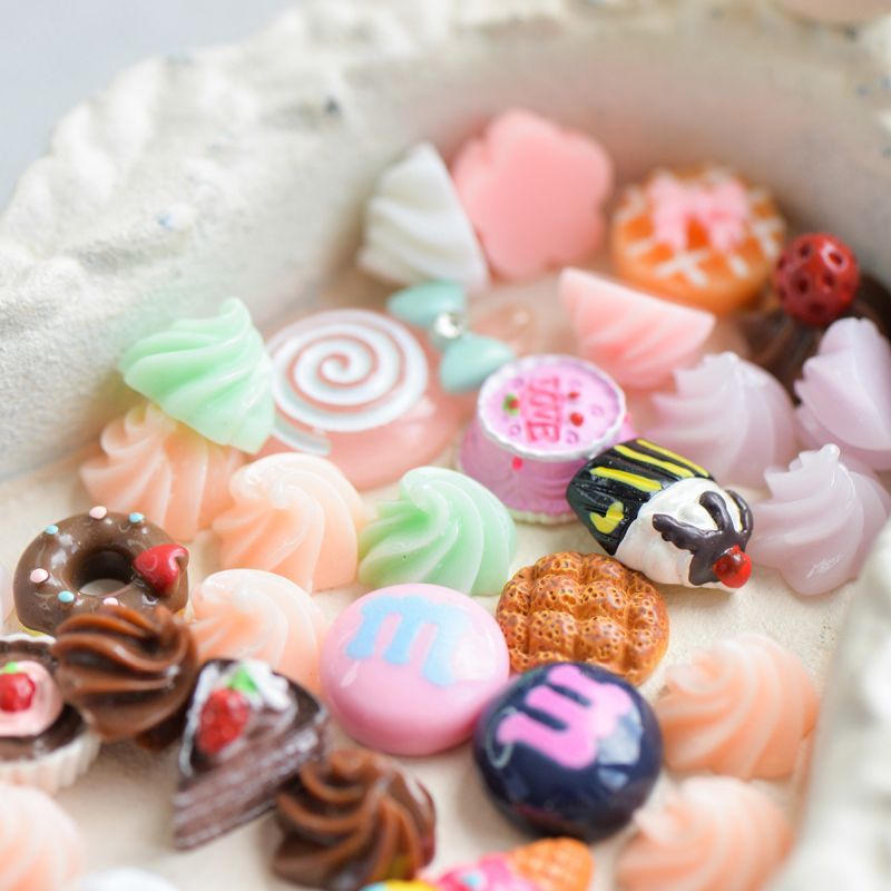 кабошон из смолы "сладости", цветовой и размерный микс