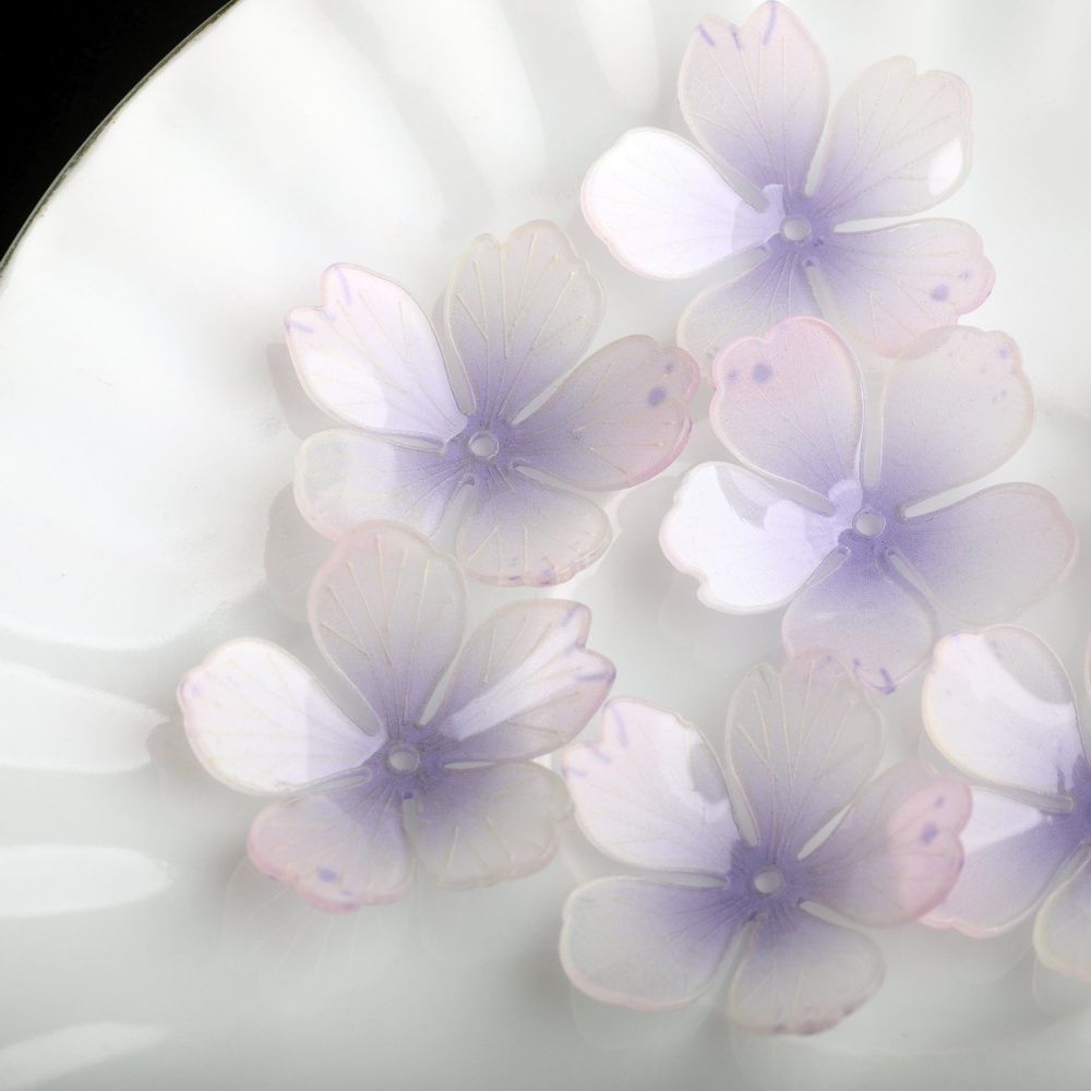 бусина, акрил "цветок сливы", цвет белый/сиреневый, 28x28x8-10 мм