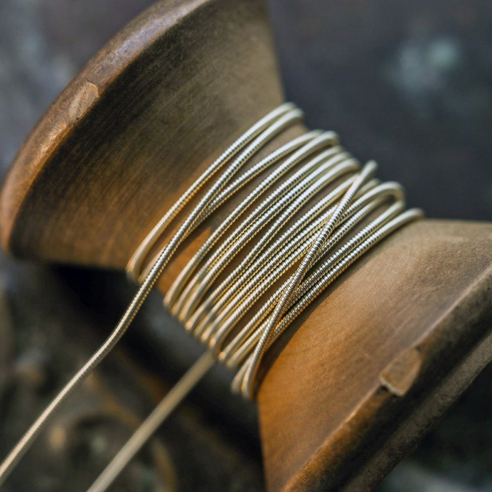 канитель жесткая, цвет бледное золото, 1 мм