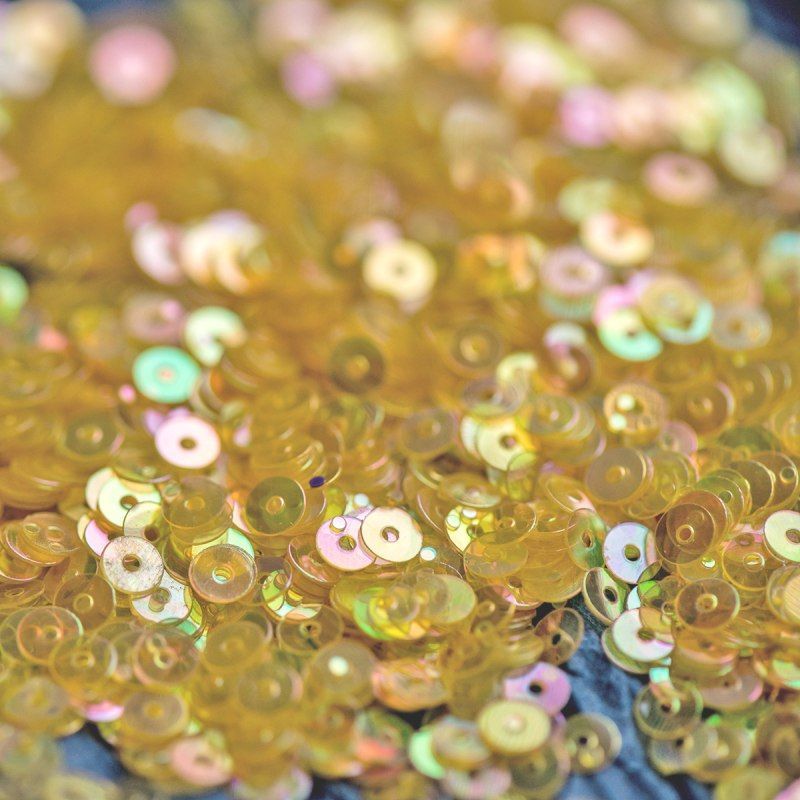 пайетки плоские, бледно-желтый перламутр радужный, 4 мм