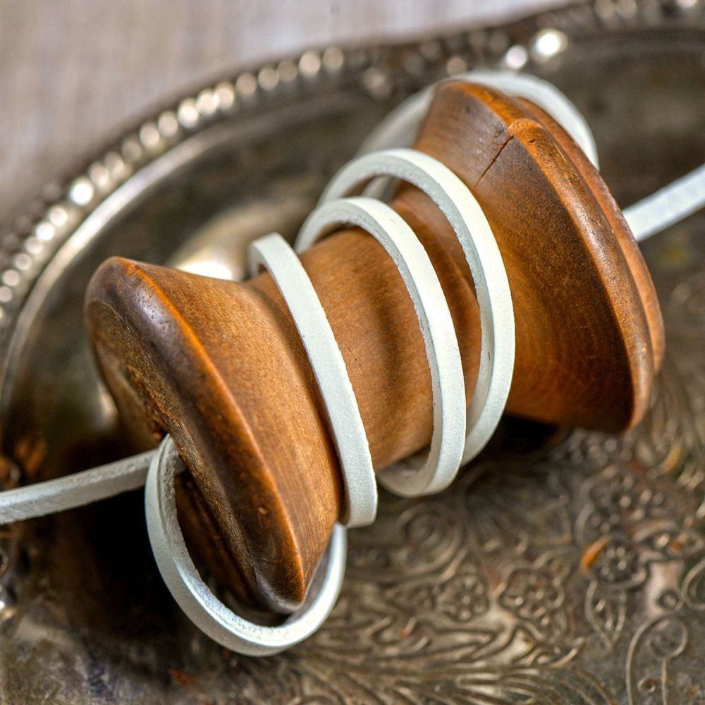 шнур кожаный, плоский, цвет белый, 3х2 мм