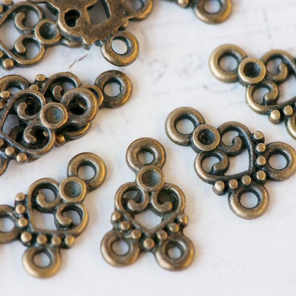 коннектор "сердечко", цвет античная бронза, 15х11х2 мм