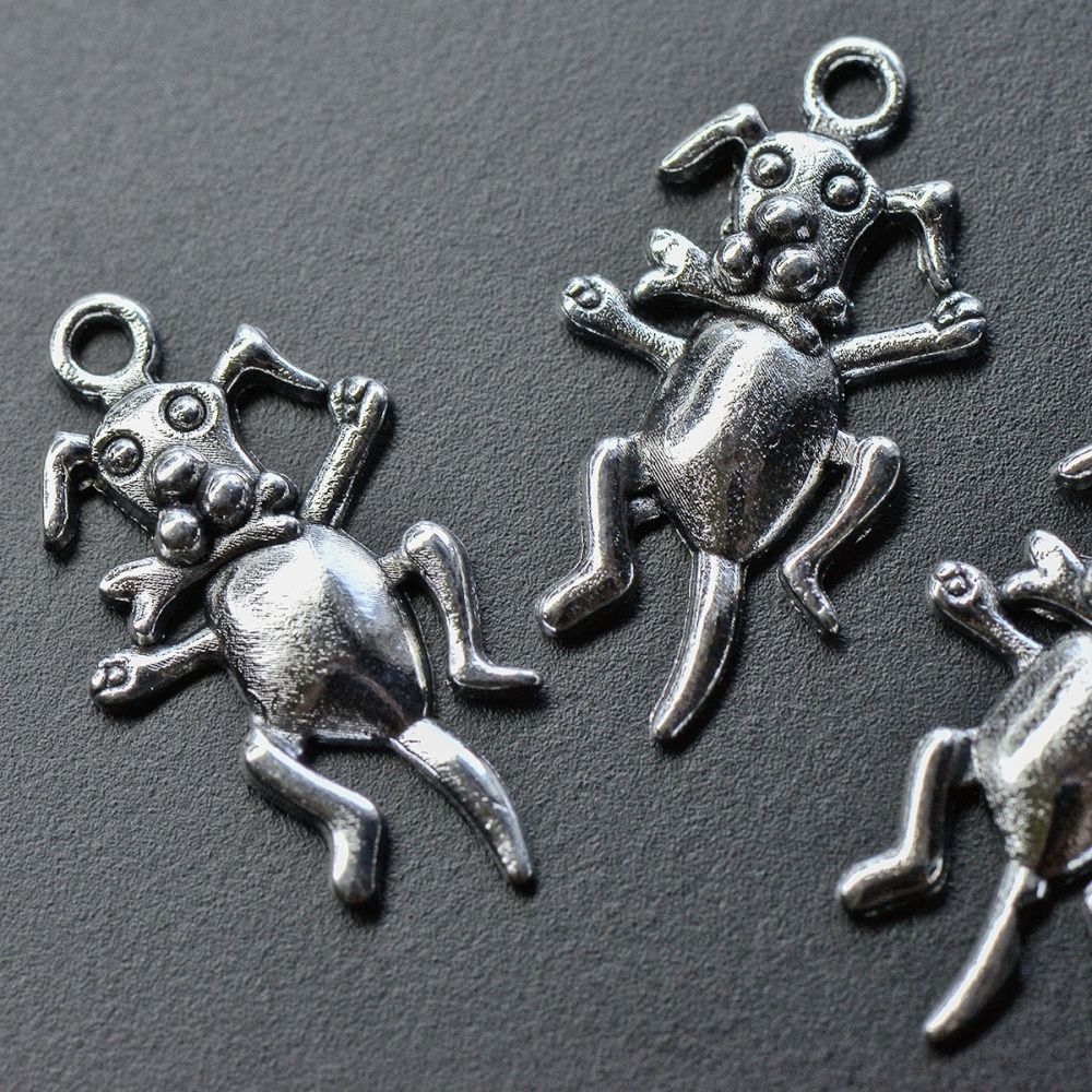 подвеска металлическая "каштанка", цвет античное серебро, 26x14.5x3 мм