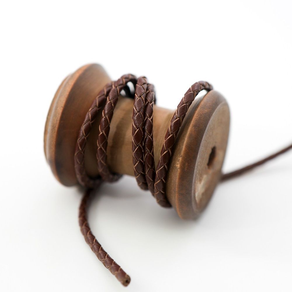 шнур кожаный круглый, плетеный, цвет коричневый, диаметр 3 мм