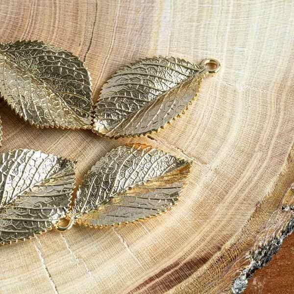 подвеска металлическая "лист", цвет золото, 34x20x4 мм