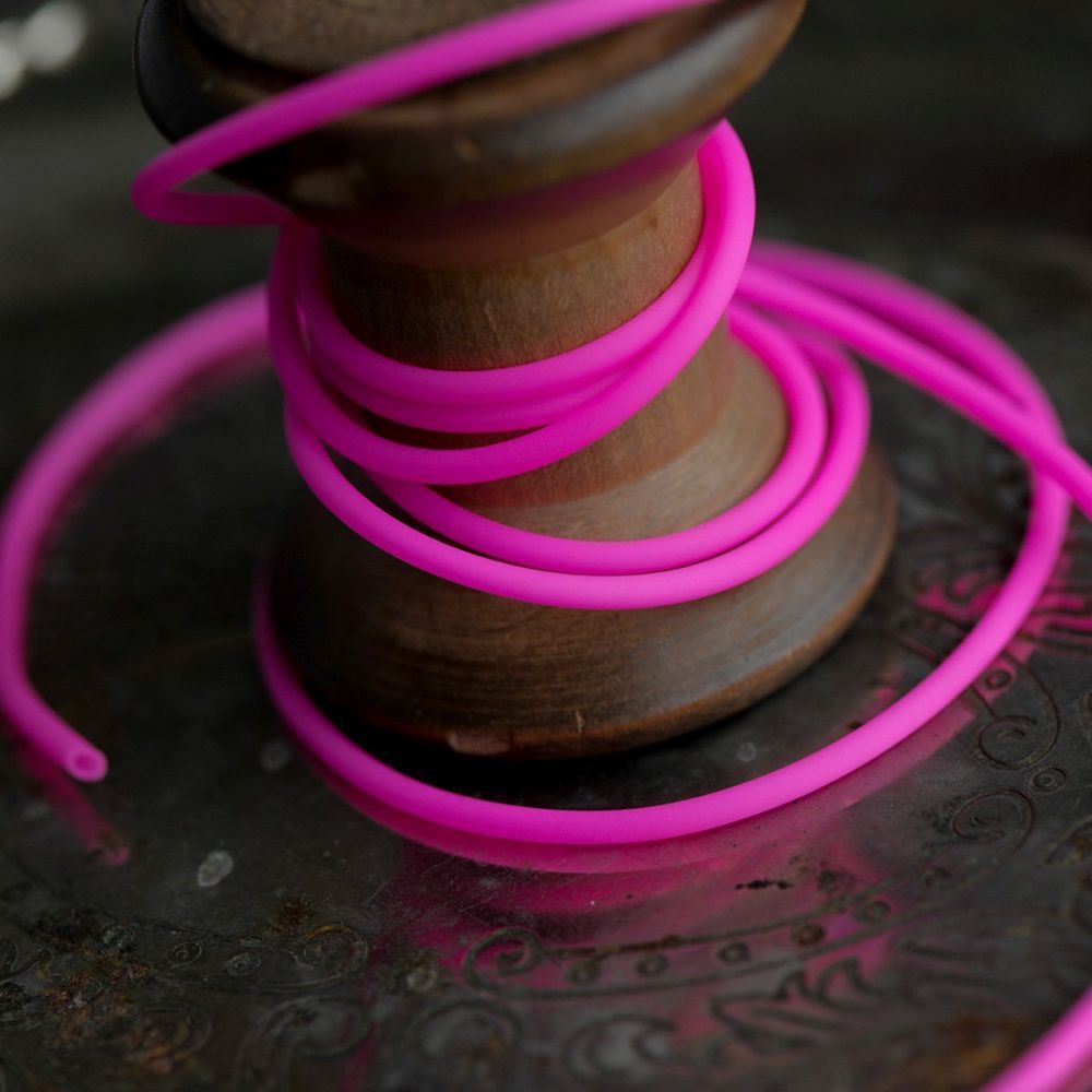 шнур резиновый, с отверстием, цвет ярко-розовый неон, 2 мм