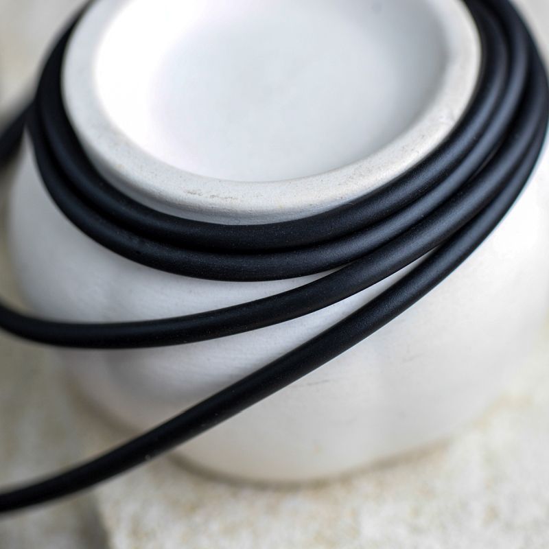 шнур резиновый, без отверстия, цвет черный, диаметр 3 мм