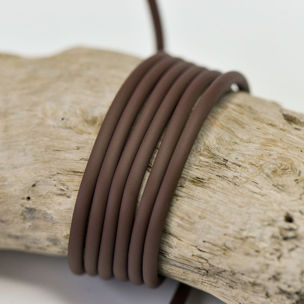 шнур резиновый, с отверстием, цвет коричневый, диаметр 3 мм