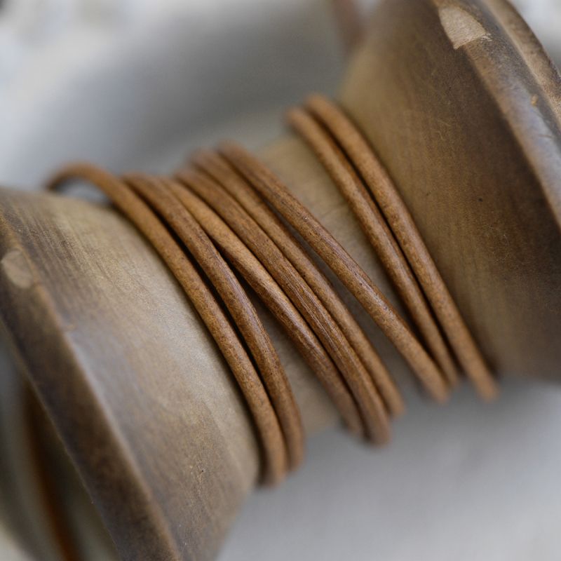 шнур кожаный, цвет коричневый, диаметр 1.8 мм