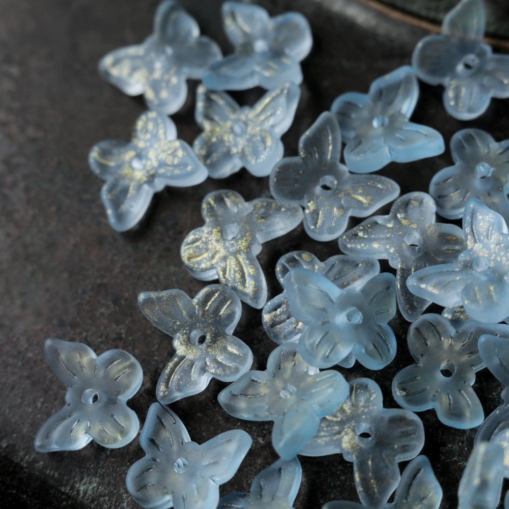 бусина "бабочка", стекло, цвет св.голубой, 10x12 мм