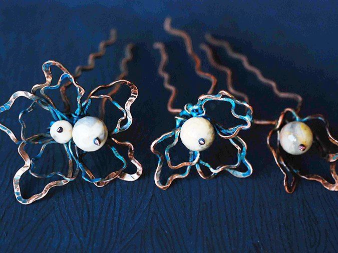 Шпильки с медными цветами