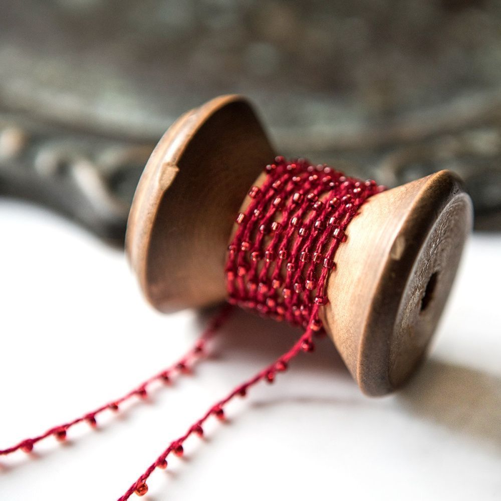 бисер на нити, цвет красный, диаметр 2 мм