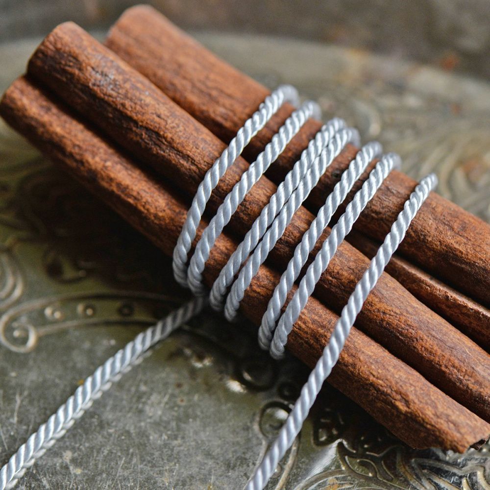 шнур витой из нейлона, цвет серебристый, 1.5 мм