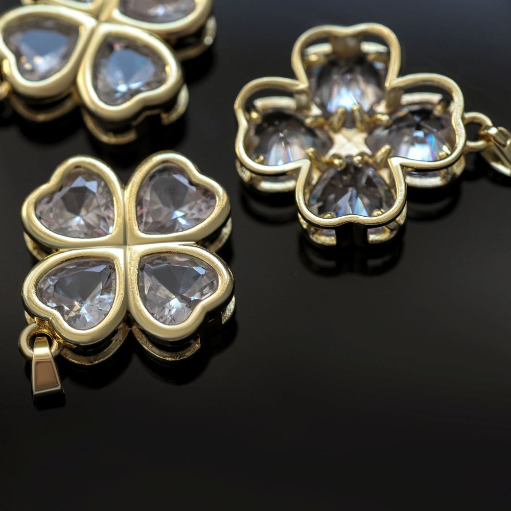 подвеска металл "клевер", прозрачный/позолота, 24x21.5x5.5 мм