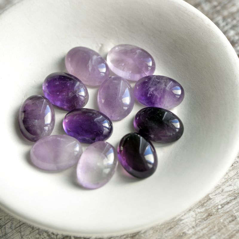 кабошон аметист овальный, цвет фиолетовый, 13х18х5 мм