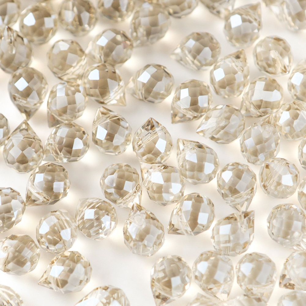 бусина "капля", граненая, стекло, цвет шампанского, 10-11x8 мм