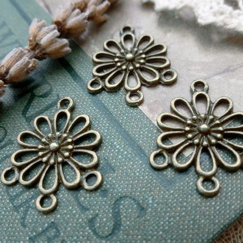 коннектор "ромашка", цвет античное серебро, 23х19х3 мм