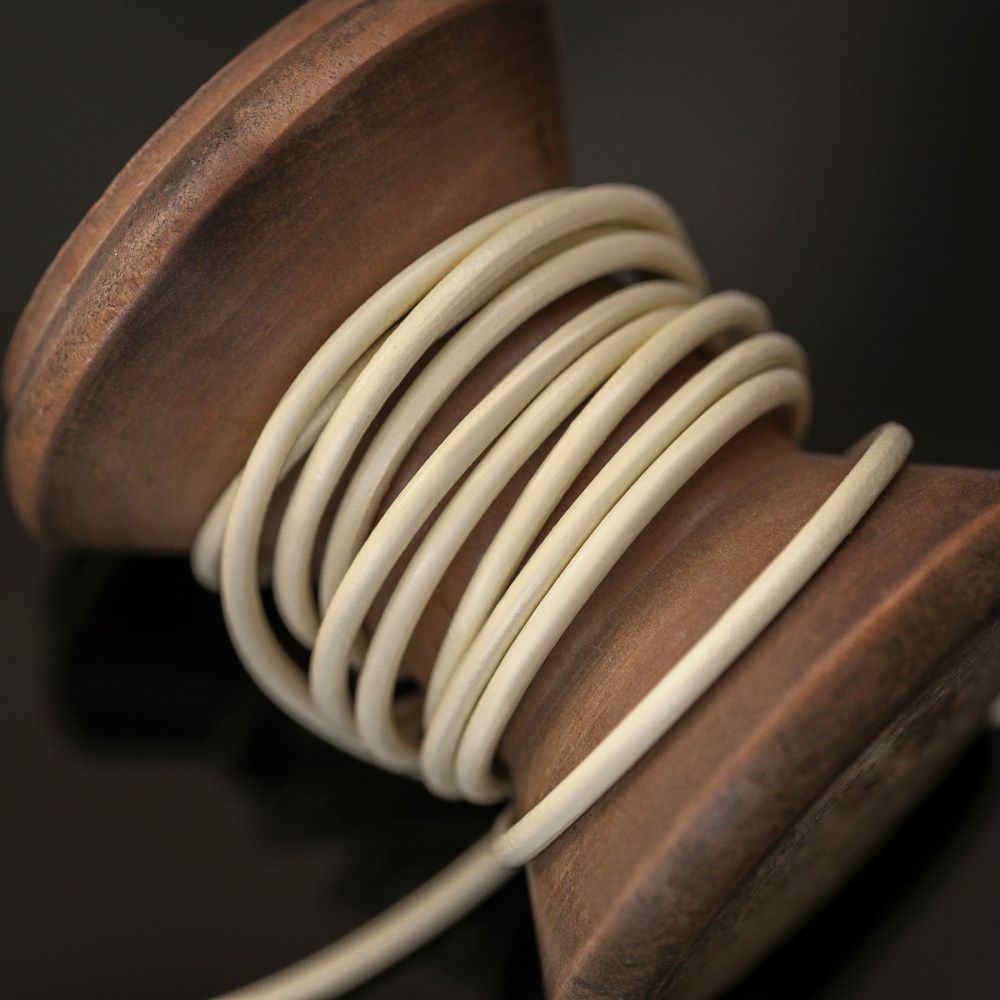 шнур кожаный, цвет кремовый, диаметр 2 мм