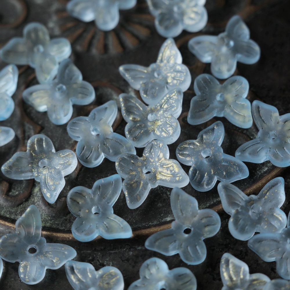 бусина "бабочка", стекло, цвет св.голубой, 10x12 мм