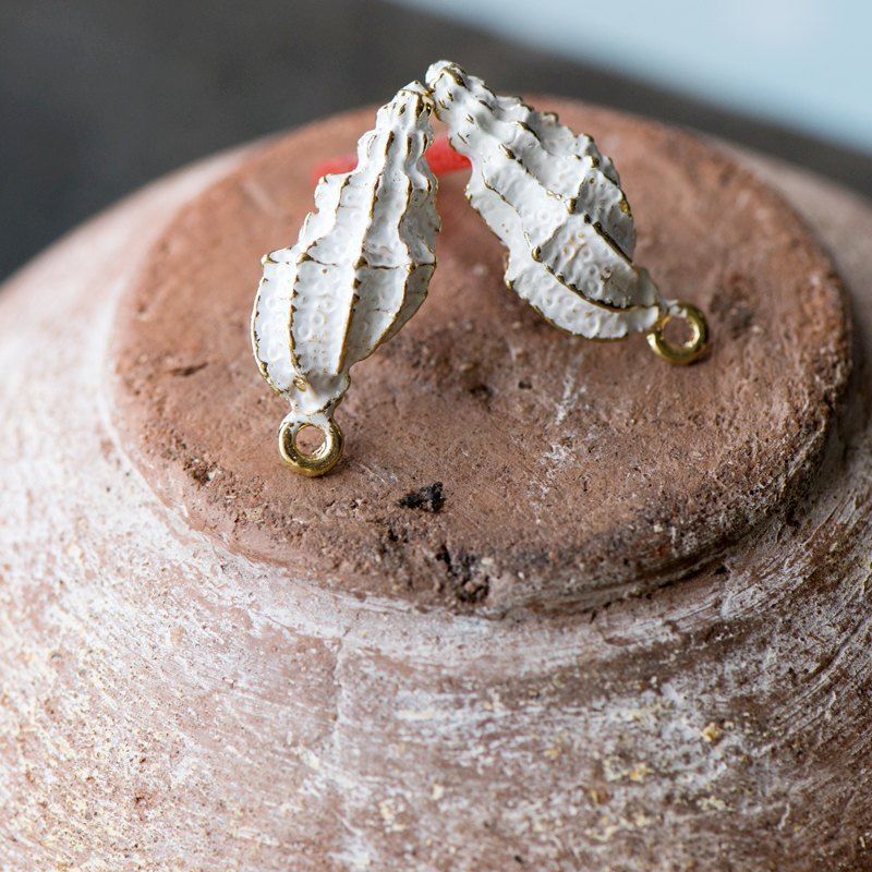 пуссеты "мурицида", цвет золото/белый, 24x10 мм