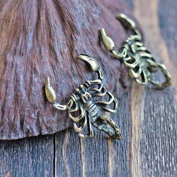 подвеска металлическая "скорпион", цвет античная бронза, 39x28x10 мм