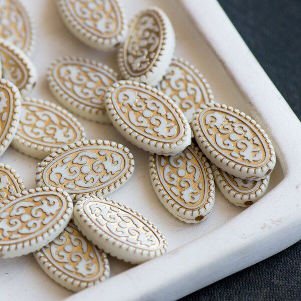 бусина овал "антик", акрил, цвет айвори, 21x13x4 мм