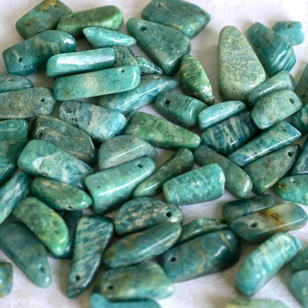 бусина амазонит осколки, цвет зеленый, размерный микс (уп. 20 г)