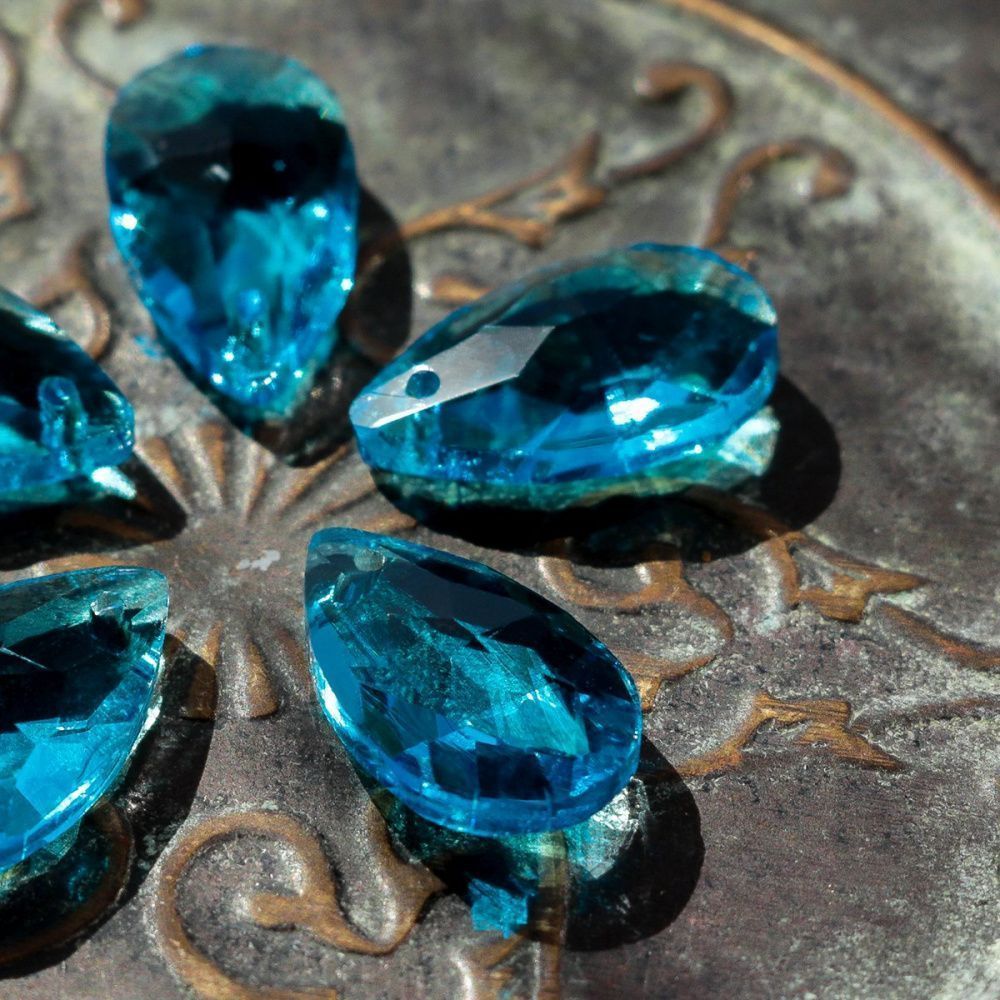 подвеска стеклянная "капля", граненая, цвет лазурный, 22х13 мм