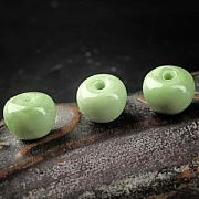 Бусина, Лэмпворк "Яблоко", стекло, цвет зелёный яблочный, 12-13x10 мм