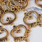 Коннектор "Сердечко", цвет античное золото, 17х21.6х2 мм 