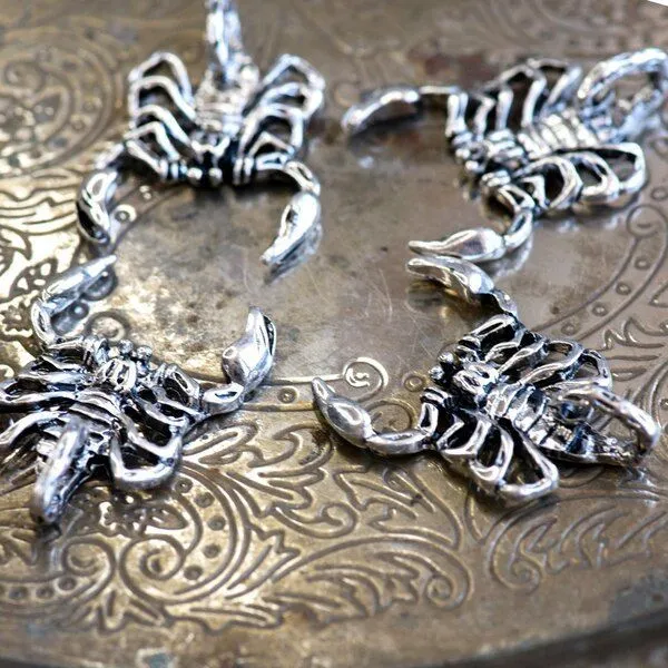 подвеска металлическая "скорпион", цвет античное серебро, 39x28x10 мм