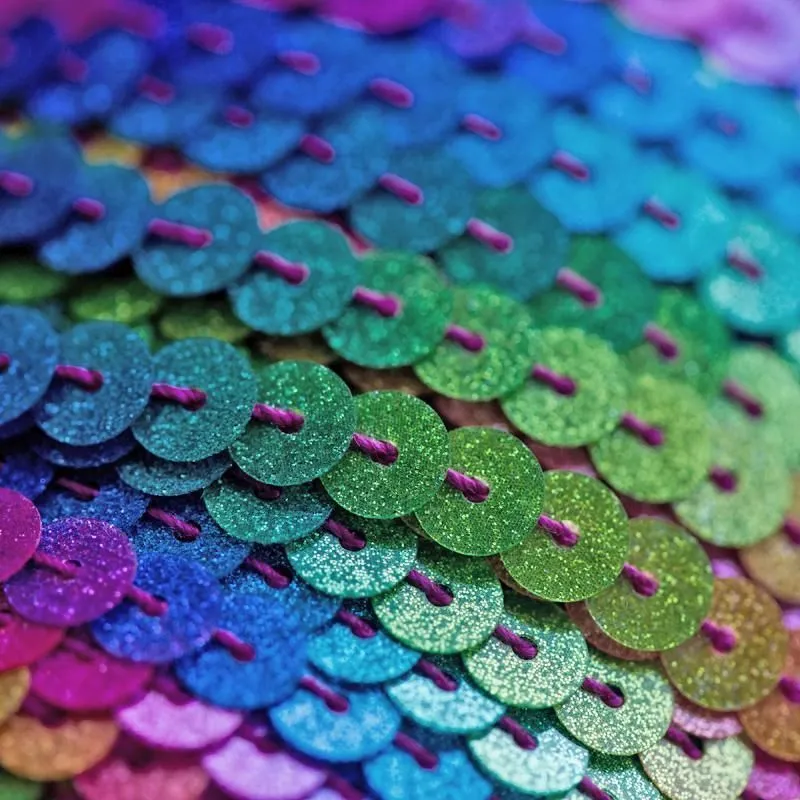 пайетки на нити, цвет пудровый глиттер радужный, диаметр 6 мм