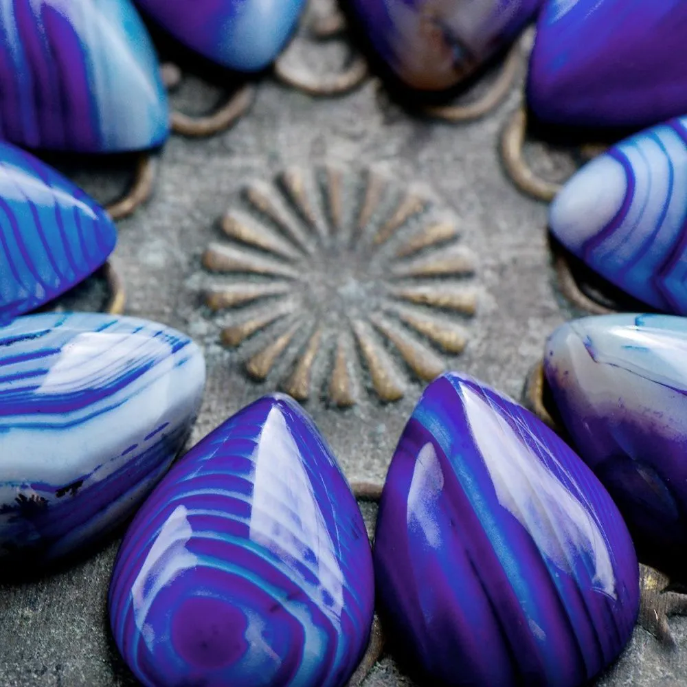 кабошон агат каплевидный, полосатый, цвет синий индиго, 25x18x6-7 мм