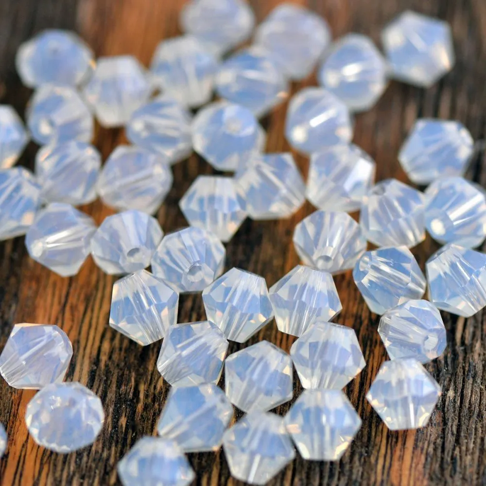 бусина, стекло биконус 6, цвет опаловый, 6 мм