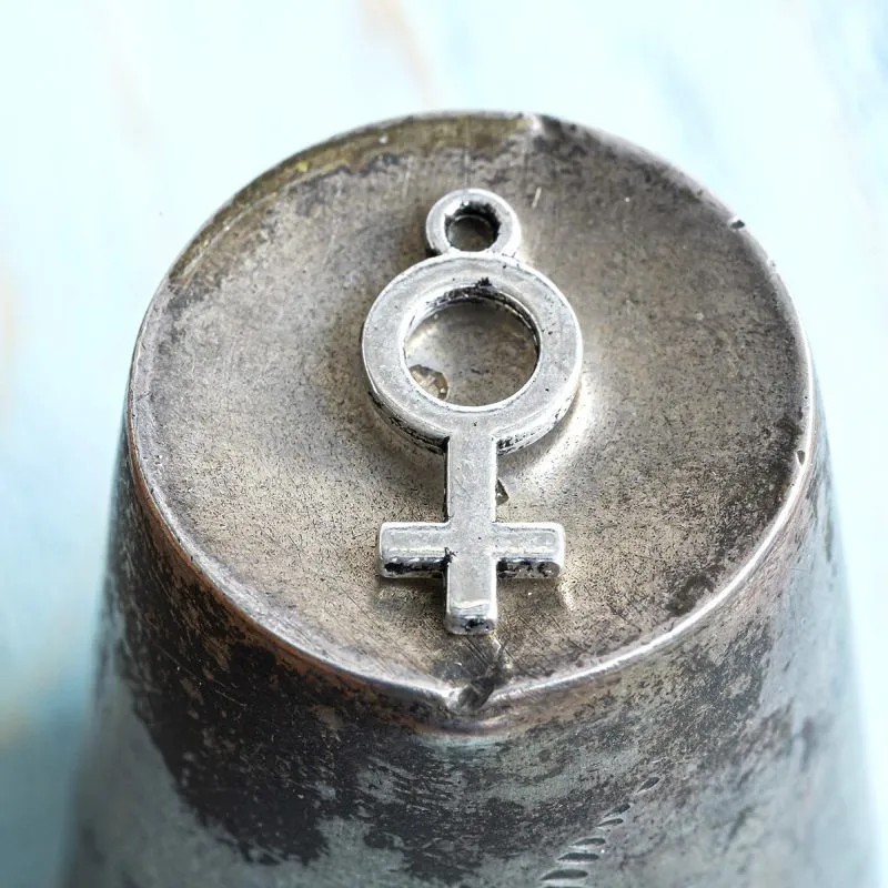 подвеска металлическая "венера", цвет античное серебро, 18x8x1.5 мм