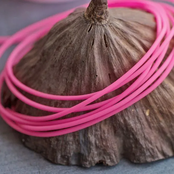 шнур резиновый, с отверстием, цвет розовый неон, 2 мм