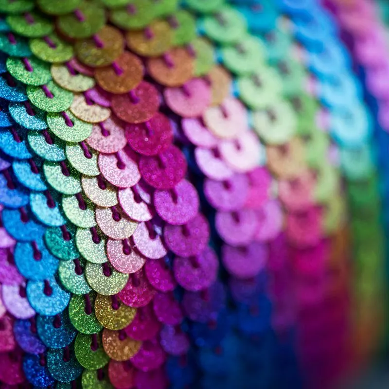 пайетки на нити, цвет пудровый глиттер радужный, диаметр 6 мм