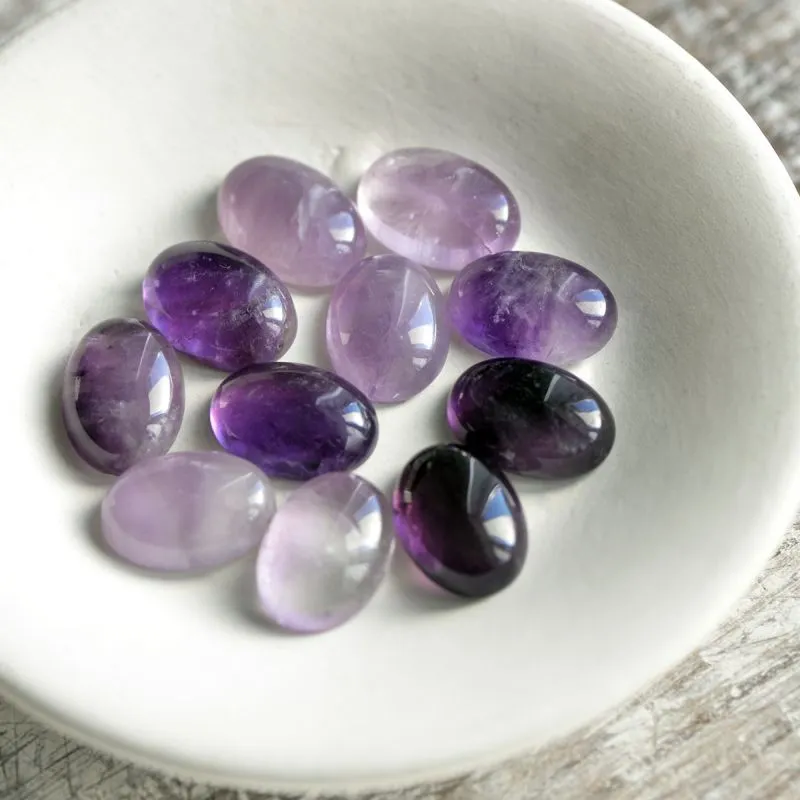кабошон аметист овальный, цвет фиолетовый, 13х18х5 мм