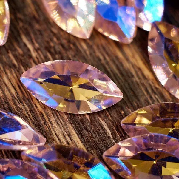 кабошон стекло кристалл, navette, цвет lt.pink ab, 18х9 мм