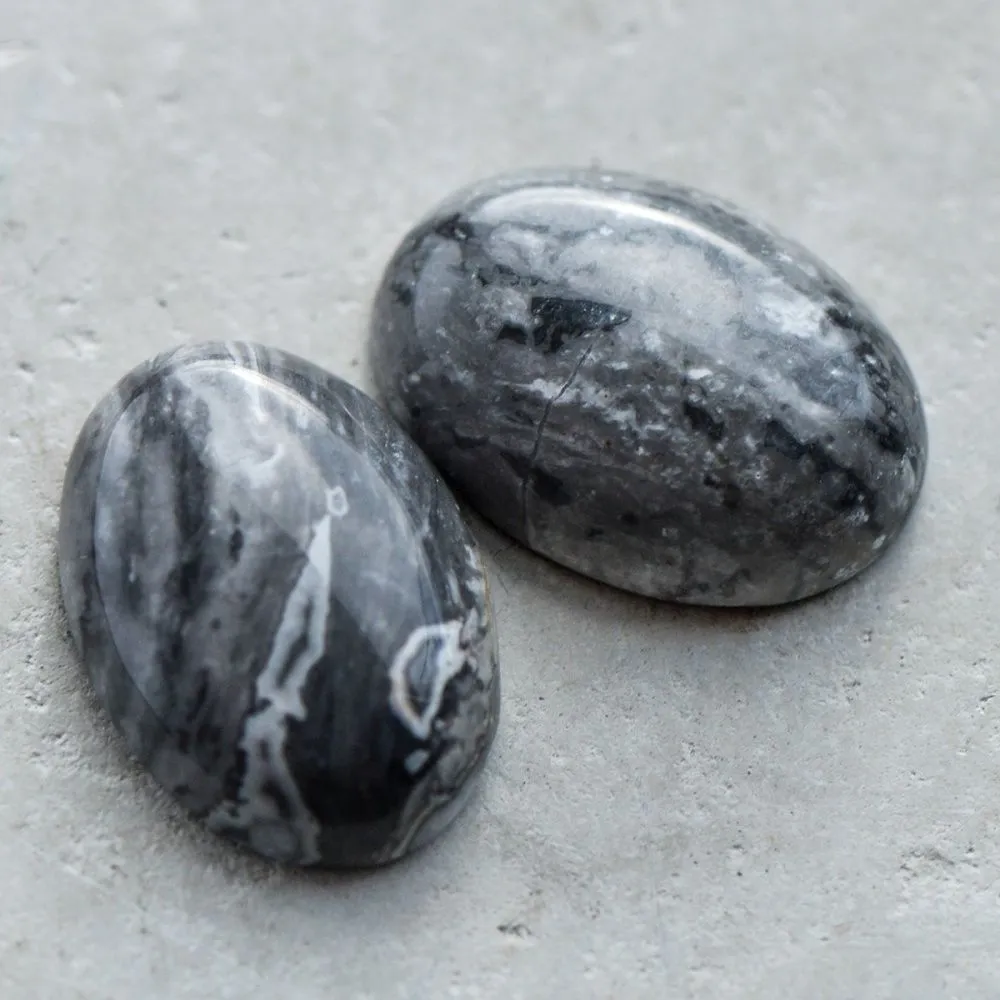 кабошон агат овальный, полосатый черно-белый, 18x13x5 мм