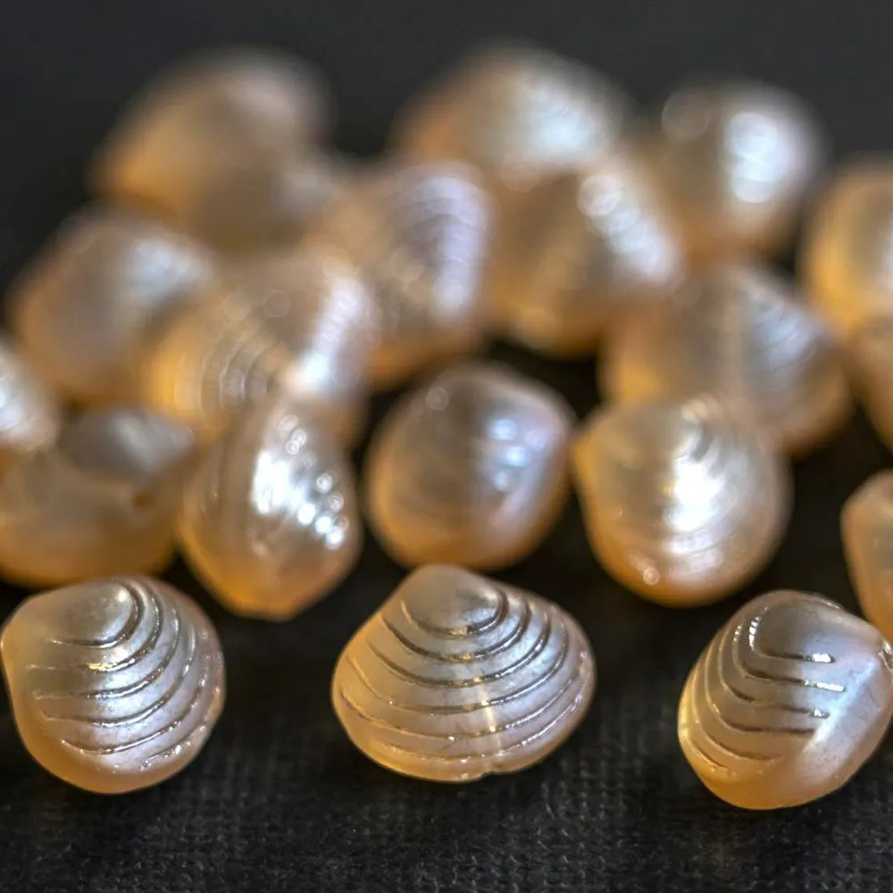 бусина "ракушка", стекло, цвет персиковый матовый, 12х14.5х10 мм