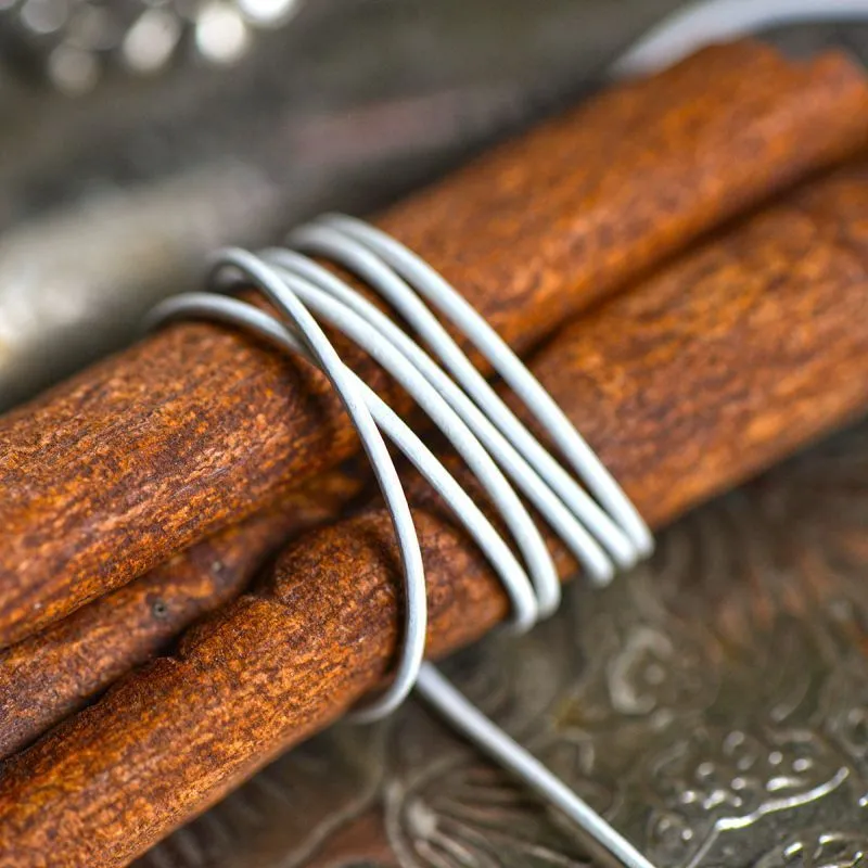 шнур кожаный, цвет белый, диаметр 1 мм